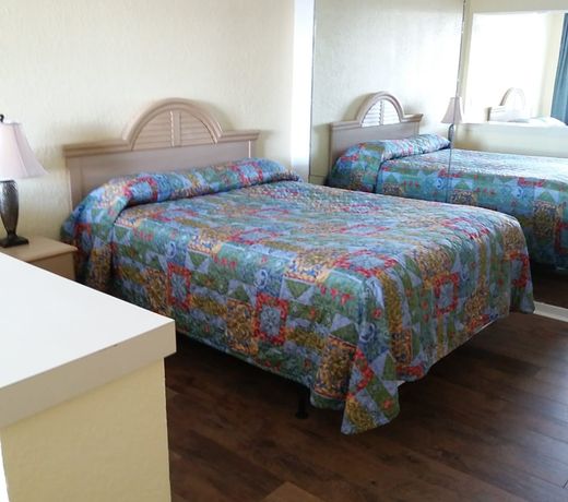 Holiday Shores Beach Club