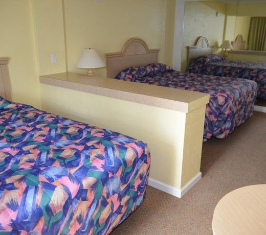 Holiday Shores Beach Club