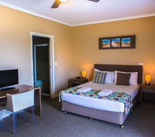 Marina Hotel