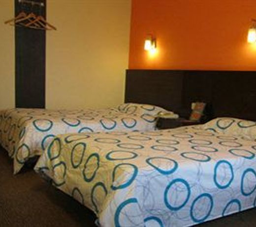 MOTEL168 SHANGHAI WEST YAN AN ROAD INN