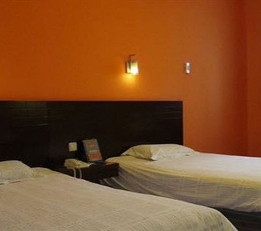 MOTEL168 SHANGHAI WEST YAN AN ROAD INN