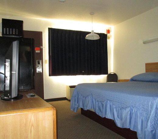 Motel 10