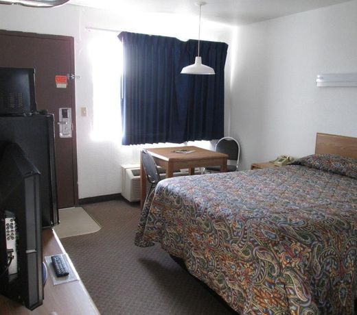 Motel 10