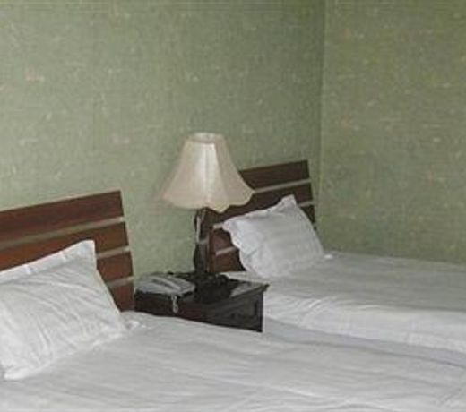Qingdao Heng He Four Business hotel