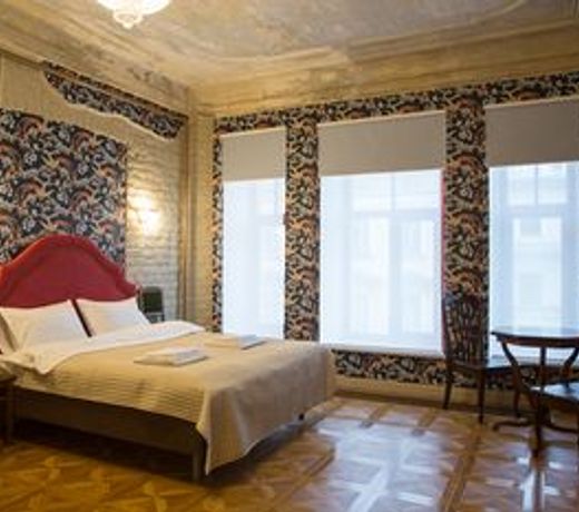 Metropolis Hotel