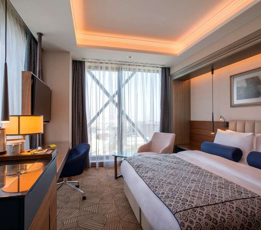 Golden Tulip Istanbul Bayrampasa