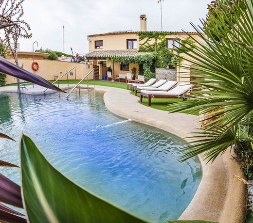 AROHAZ Hotel & Restaurante