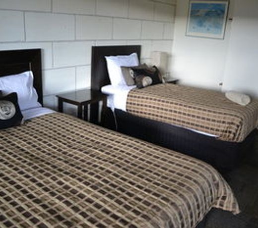 Loch Ard Motor Inn