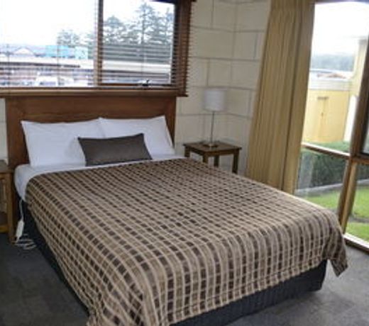Loch Ard Motor Inn