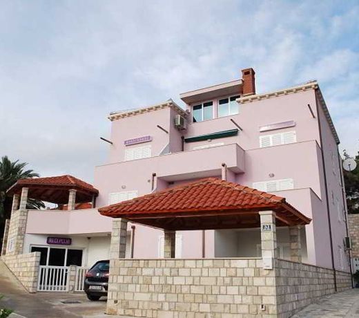 Villa Avantgarde B&B