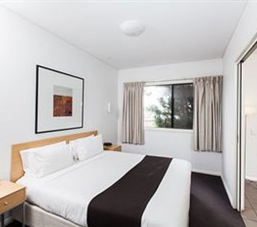 Majestic Oasis Apartments