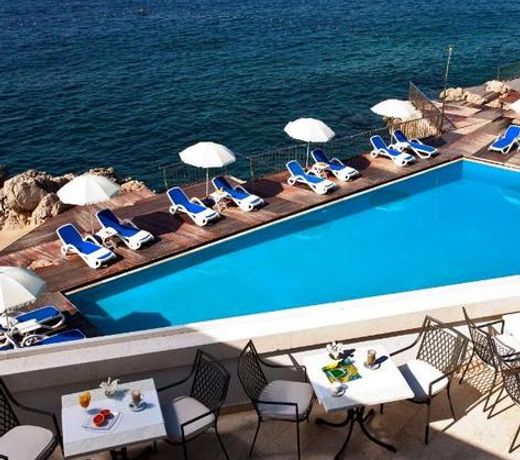 Royal Princess Hotel