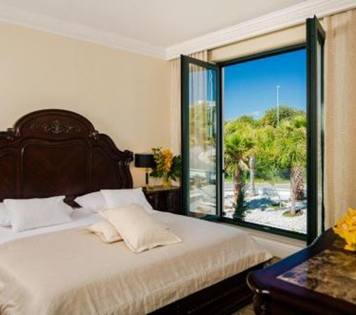 Royal Princess Hotel