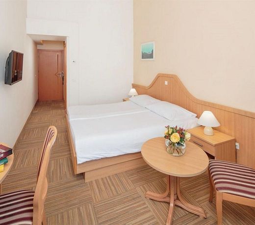 Club Dubrovnik Sunny Hotel by Valamar