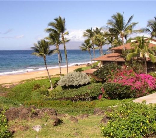 Makena Surf