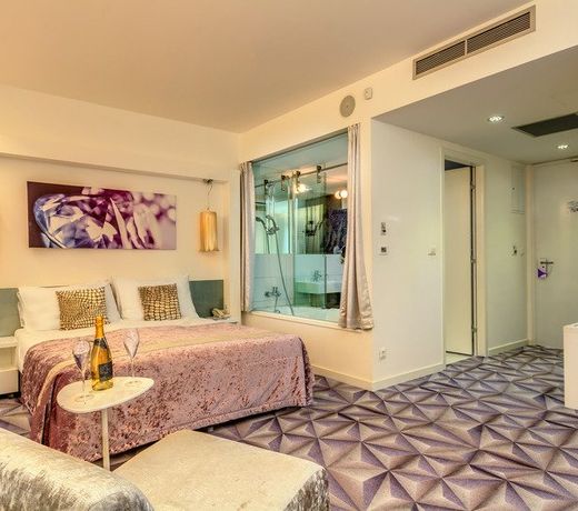 Hotel Luxe