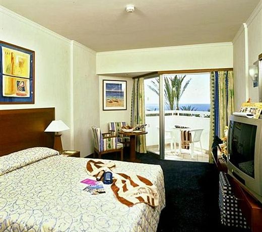 Crown Resorts Horizon Hotel