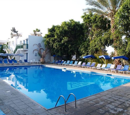 PAPHIESSA HOTEL & APARTMENTS