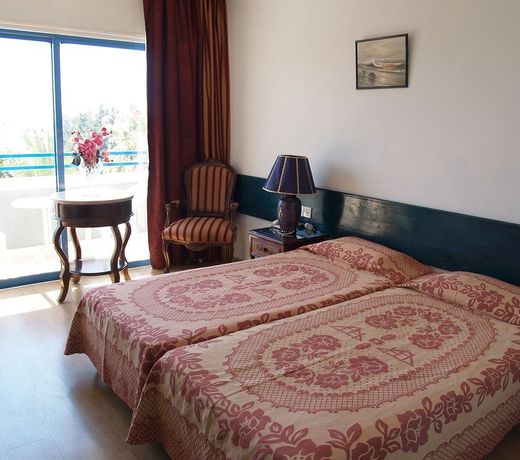PAPHIESSA HOTEL & APARTMENTS