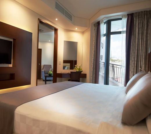 Arabian Park Dubai, an Edge by Rotana Hotel