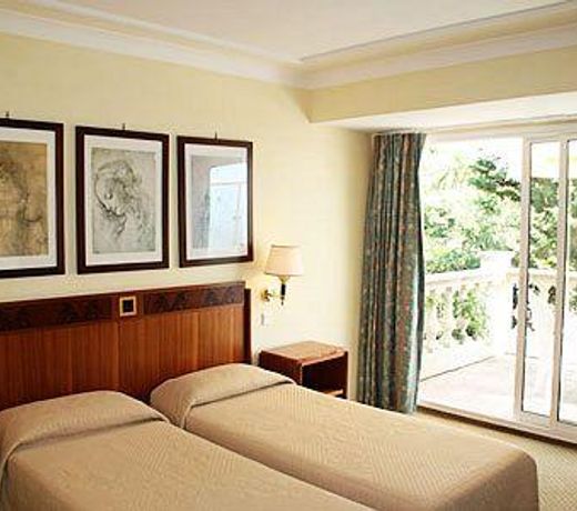 VOGUE HOTEL