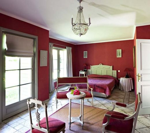 HÃ´tel ChÃ¢teau Clery