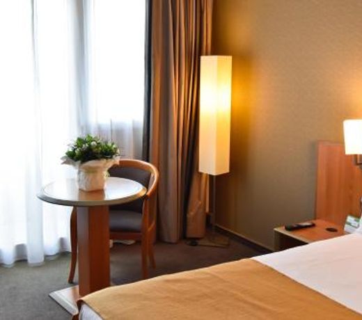 Holiday Inn Calais-Centre, an IHG Hotel