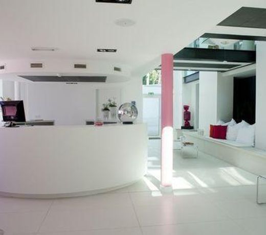 HOTEL 111