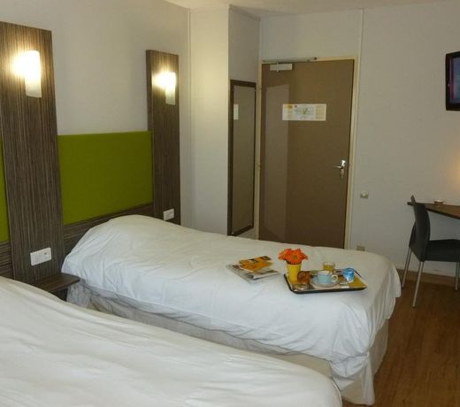 Kyriad Direct Chartres Est