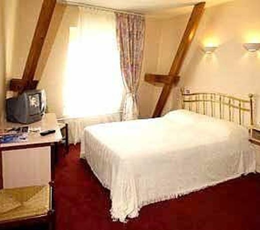 BRIT HOTEL Le Lion d'Or CHINON