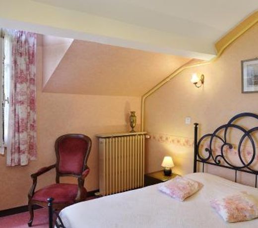 Logis Manoir De La GiraudiÃ¨re
