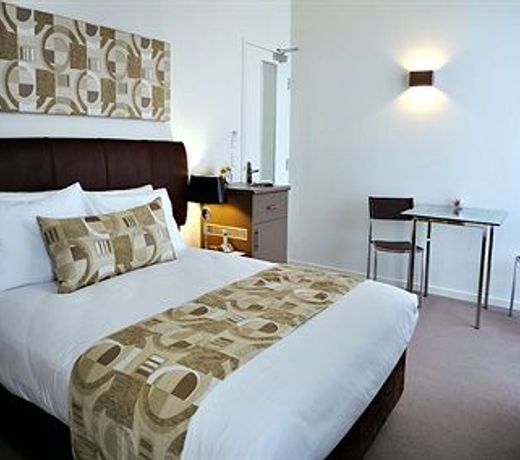 New Haus by Hougoumont Hotel, former Bannister 22