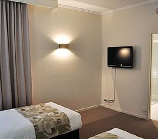 New Haus by Hougoumont Hotel, former Bannister 22