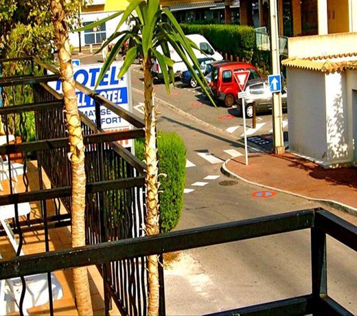 Atoll Hotel restaurant