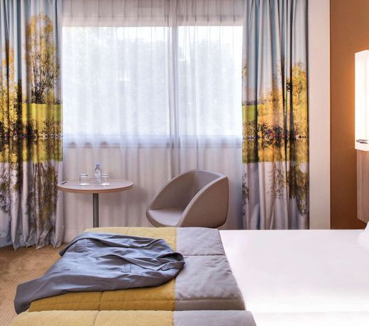 HÃ´tel Mercure MÃ¢con Bord de SaÃ´ne