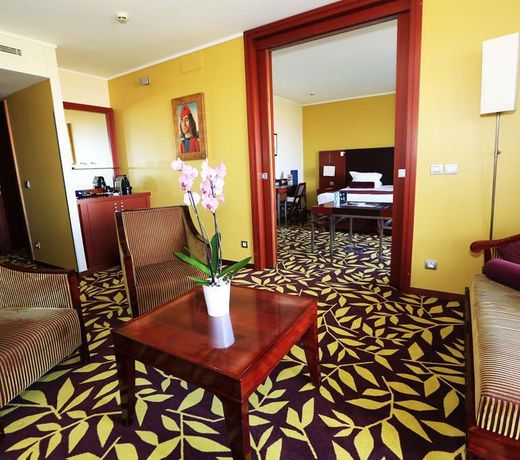 Golden Tulip Villa Massalia