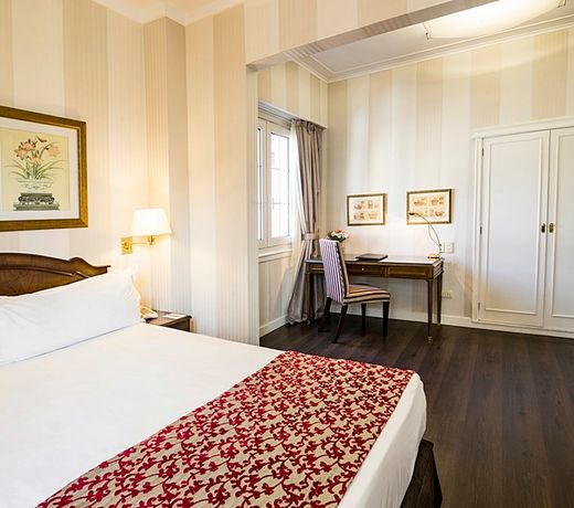 Claridge Hotel