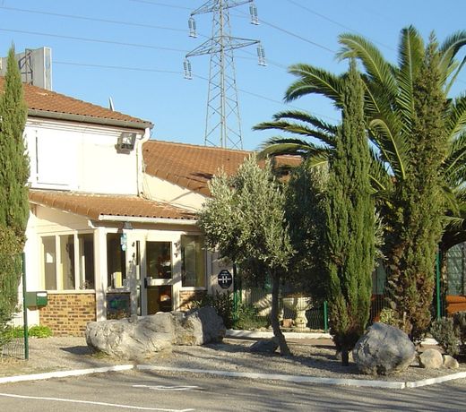 Brit Hotel Plaisance A9/A61