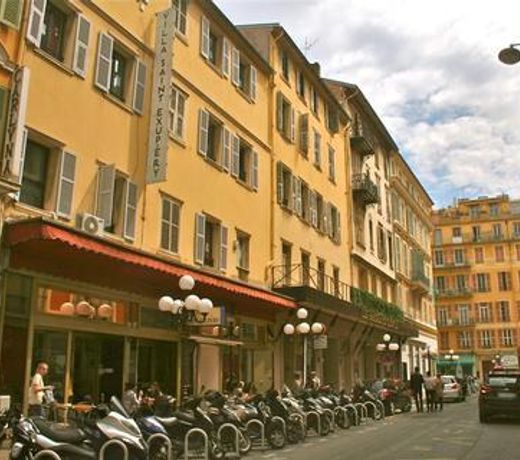 Villa Saint Exupery Beach Hostel