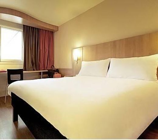 ibis Orleans Centre Foch