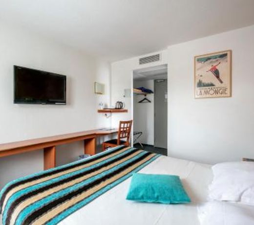 Ostal Hotel Pau Universite