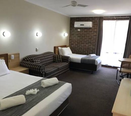 Moonraker Motor Inn