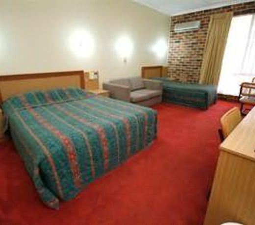 Moonraker Motor Inn