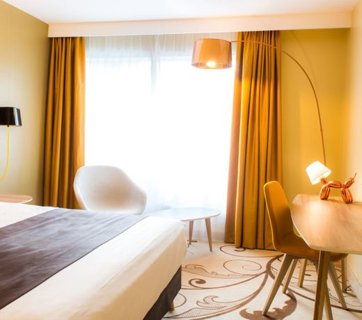 Holiday Inn Reims Centre, an IHG Hotel
