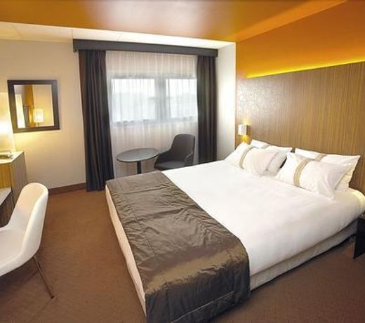 Holiday Inn Reims Centre, an IHG Hotel