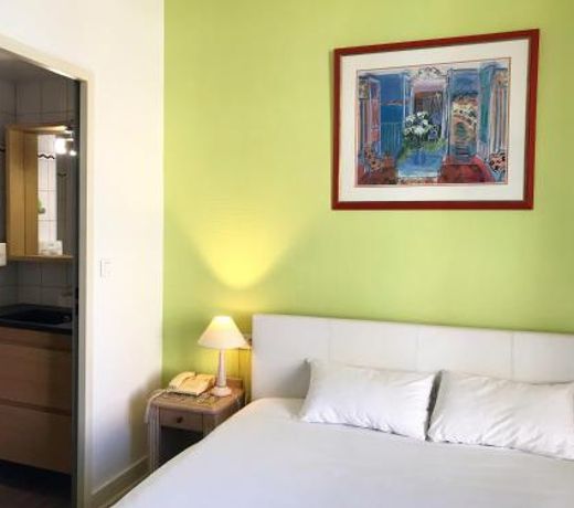 Brit Hotel Aux Sacres Reims Centre