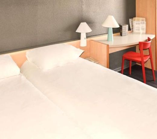 ibis Rochefort