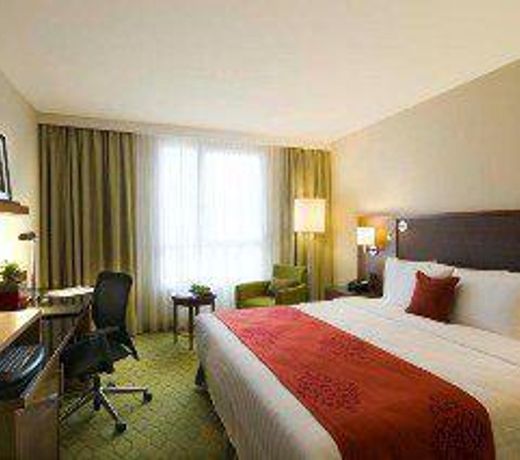 Courtyard by Marriott Paris Saint Denis