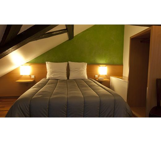 Hôtel le Grillon