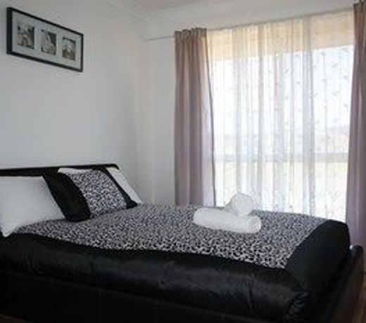 Titania Motel